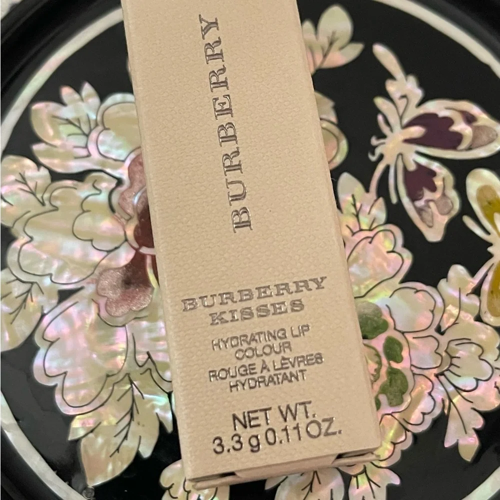 Burberry Kisses hydrating lipcolor *NEW*not opened #29 Blossom Pink - Picture 2 of 4